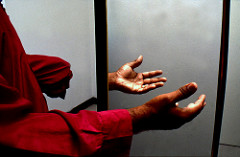 mirrorhand